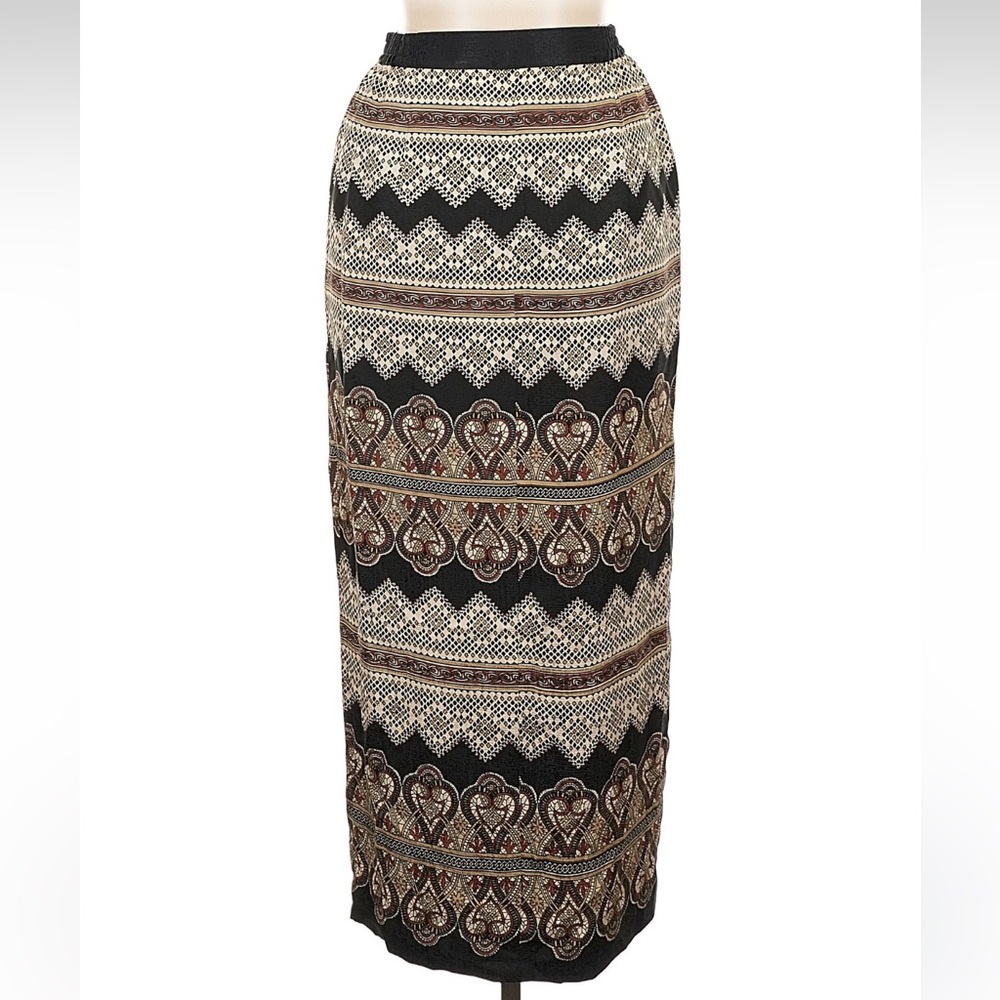 Elegant Black and Cream Patterned Silk Skirt